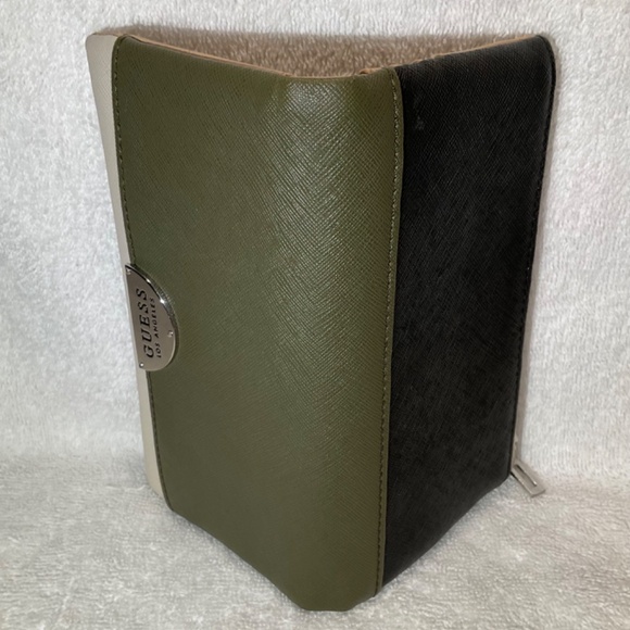**Free with Purchase** Guess Wallet Vegan Leather Tricolour Green, Black and Tan - Picture 11 of 16